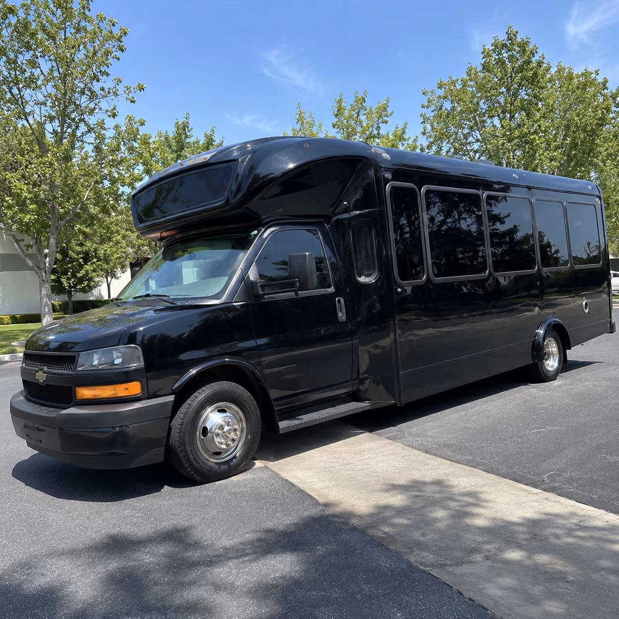 enid 15 passenger party bus