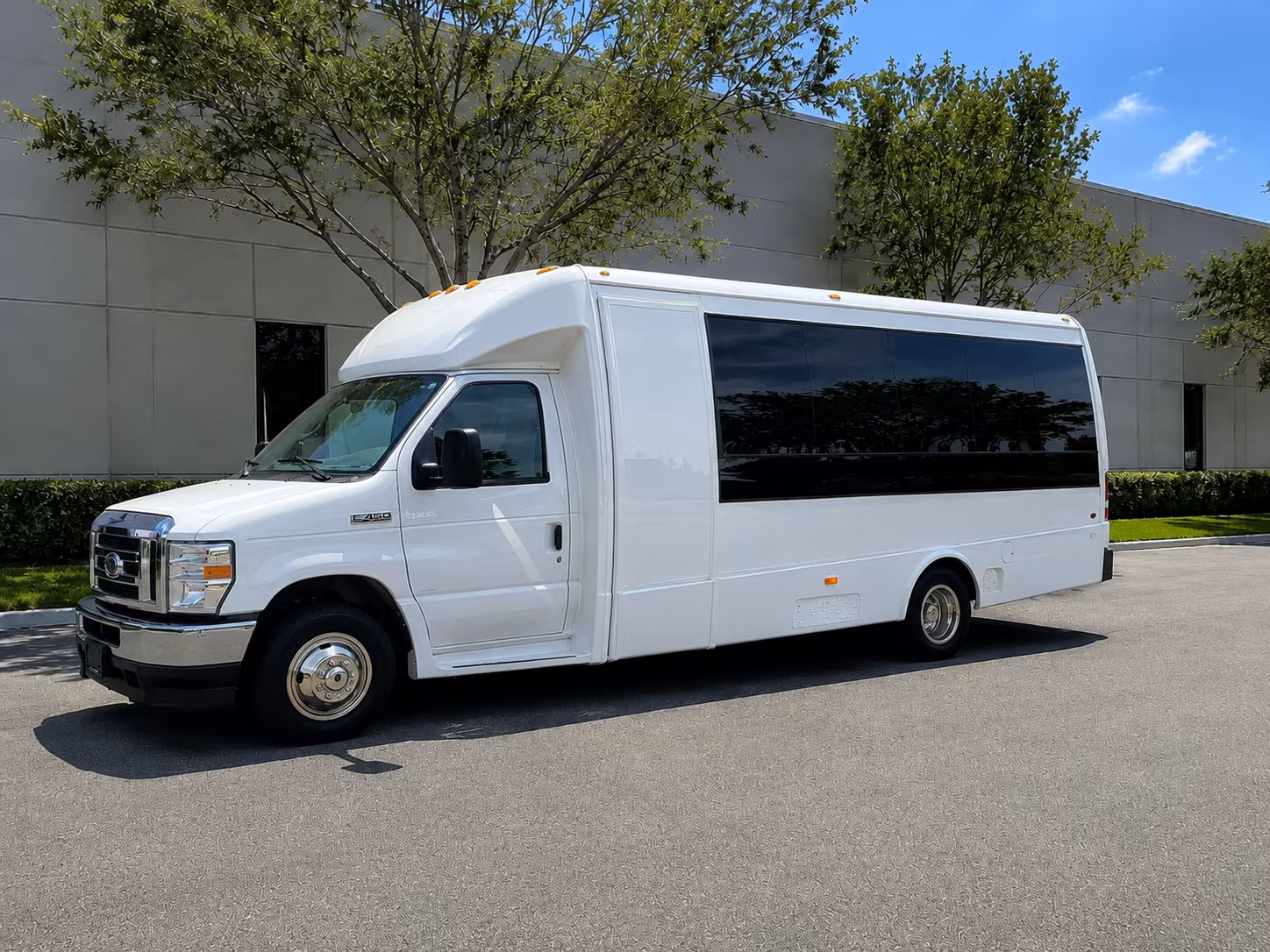 give your group the best ride to okc thunder games at paycom center