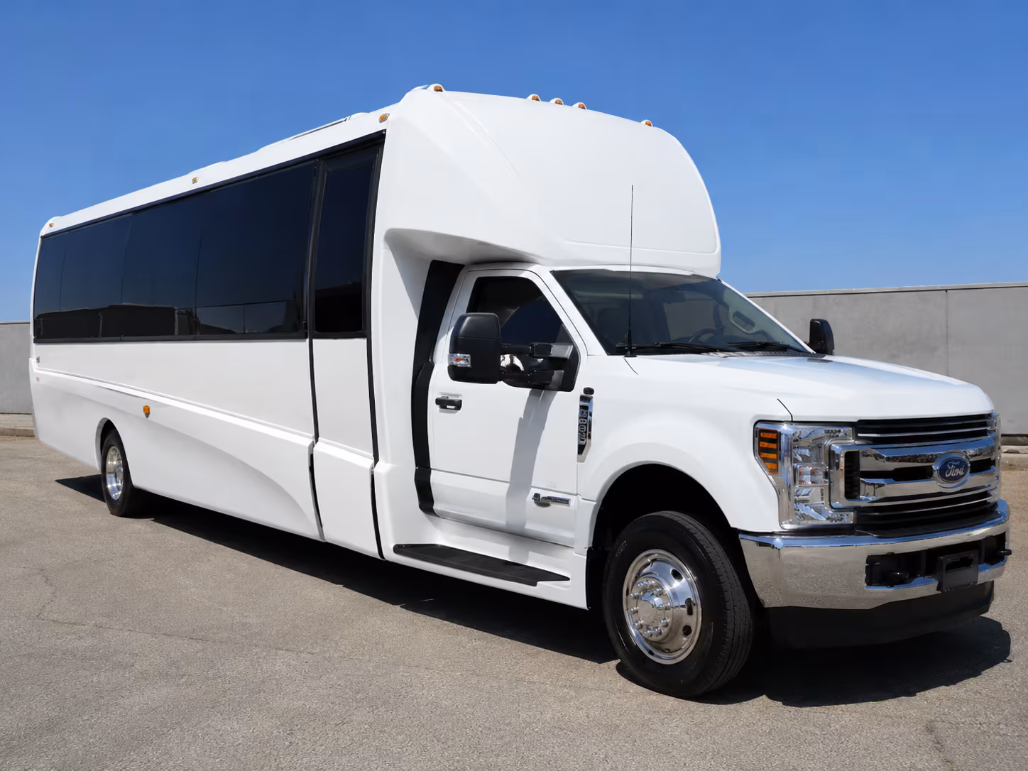 harvest season wine tours are even better with a bus